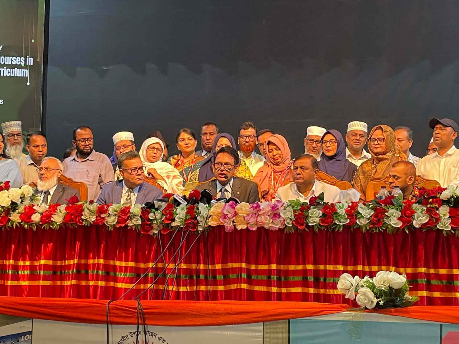 রাজধানীর কিছু শিক্ষাপ্রতিষ্ঠানে ৩ দিন অনলাইন ও ৩ দিন অফলাইন ক্লাস হবে: শিক্ষামন্ত্রী