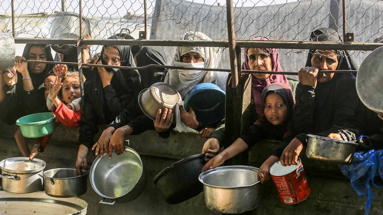 ক্ষুধার্ত গাজায় ত্রাণ আটকে দিচ্ছে ইসরায়েল, অভিযোগ জাতিসংঘের
