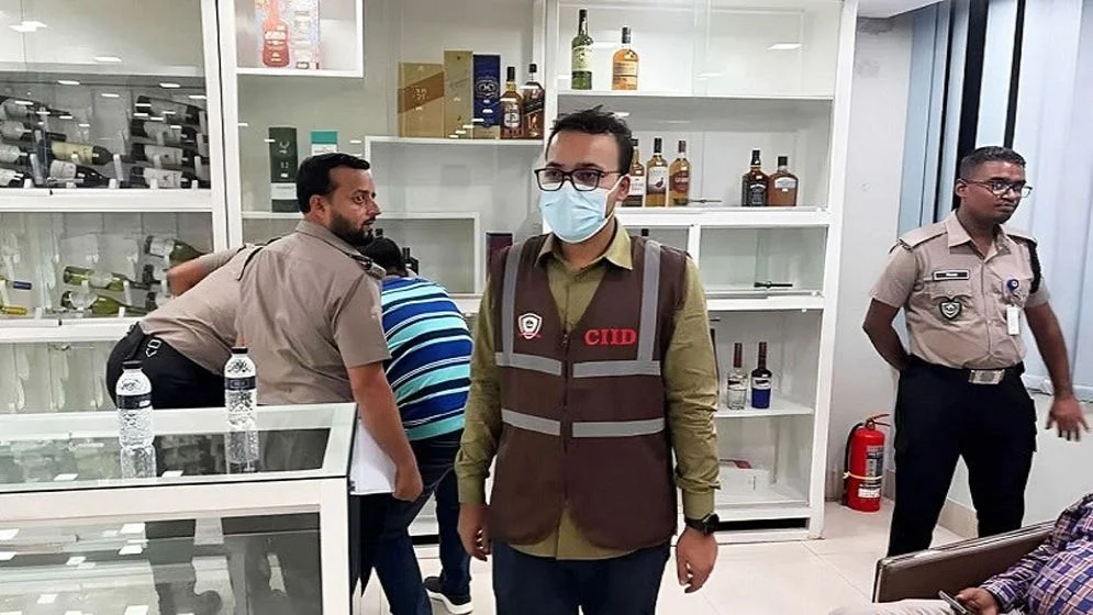 সালমান মুক্তাদিরের শ্বশুরের গুলশানের ৪ মদের গুদাম সিলগালা