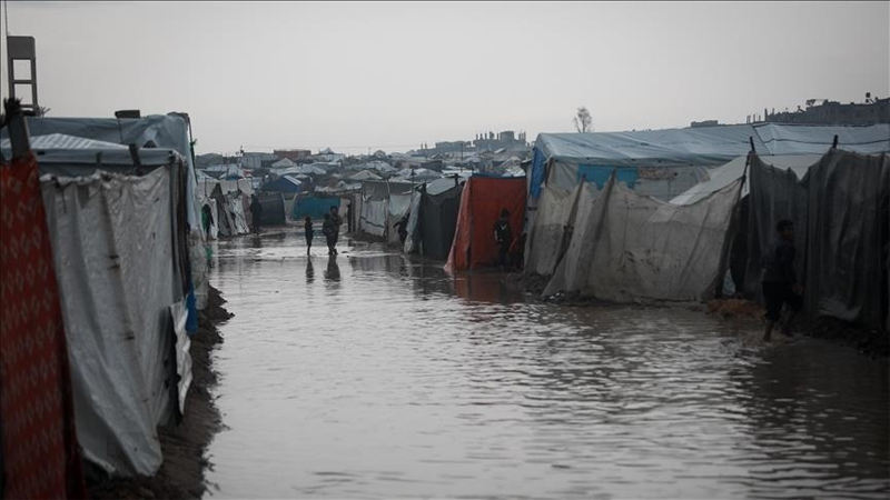 গাজায় মানবিক বিপর্যয় চরমে শীতকালীন ঝড়ে ত্রাণ প্রবেশেও বাধা ইসরায়েলের