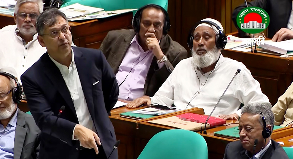 সংস্কারের বাহানায় অনেক বিষয়ে আপস করেছি, জুলাই সনদেও স্বাক্ষর করেছি: সংসদে স্বরাষ্ট্রমন্ত্রী