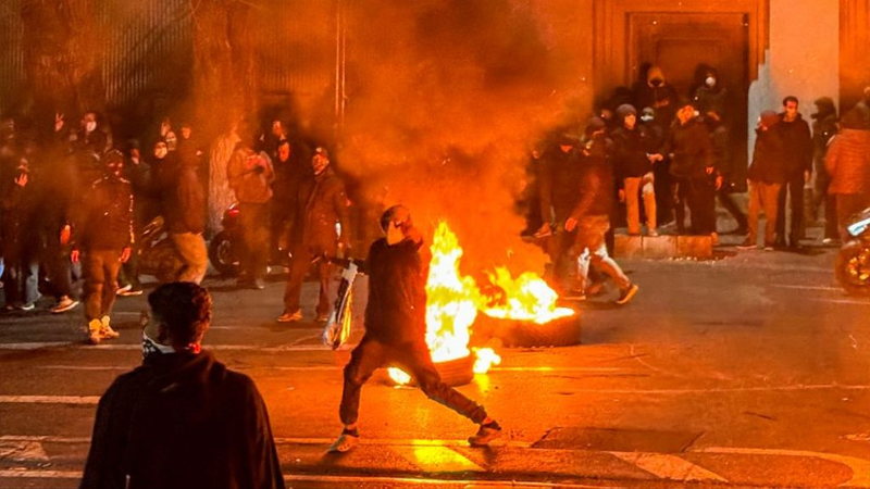 ইরানের বিক্ষোভকারীরা সৃষ্টিকর্তার শত্রু মৃত্যুদন্ডের হুঁশিয়ারি