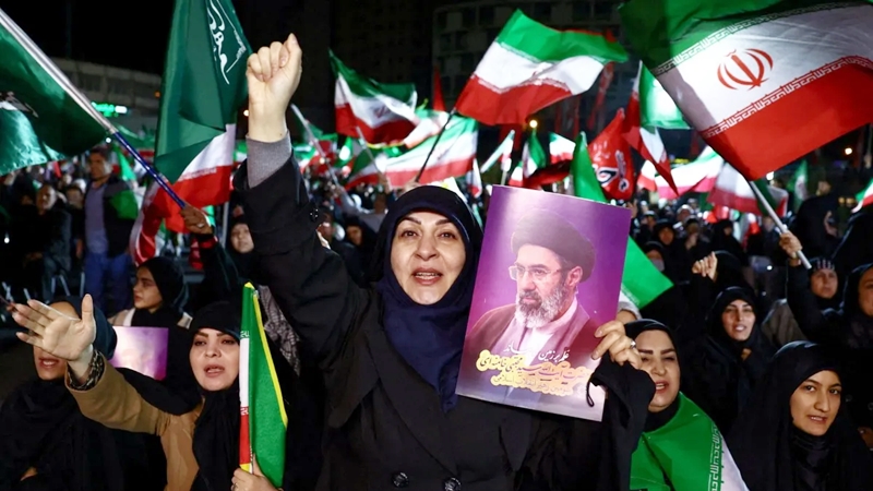 সৌদিসহ ৫ আরব দেশের কাছে ক্ষতিপূরণ চাইল ইরান