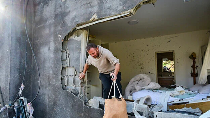 ইসরায়েলের ৩ স্থানে এবার আঘাত হানল ইরানি ক্ষেপণাস্ত্র