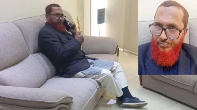 অর্ধকোটি টাকাসহ সৈয়দপুর বিমানবন্দর থেকে ঠাকুরগাঁও জেলা জামায়াত আমির আটক