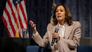 নেতানিয়াহুর প্ররোচনায় মার্কিন সেনাদের ঝুঁকিতে ফেলেছেন ট্রাম্প: কমলা হ্যারিস