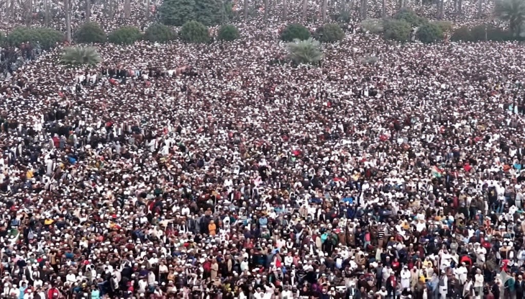 জানাজায় লাখো জনতা,খুলে দেওয়া হলো দক্ষিণ প্লাজার প্রবেশ পথ