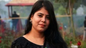 রাজধানীতে ছিনতাইকারীর টানে রিকশা থেকে পড়ে গৃহবধূর মৃত্যু