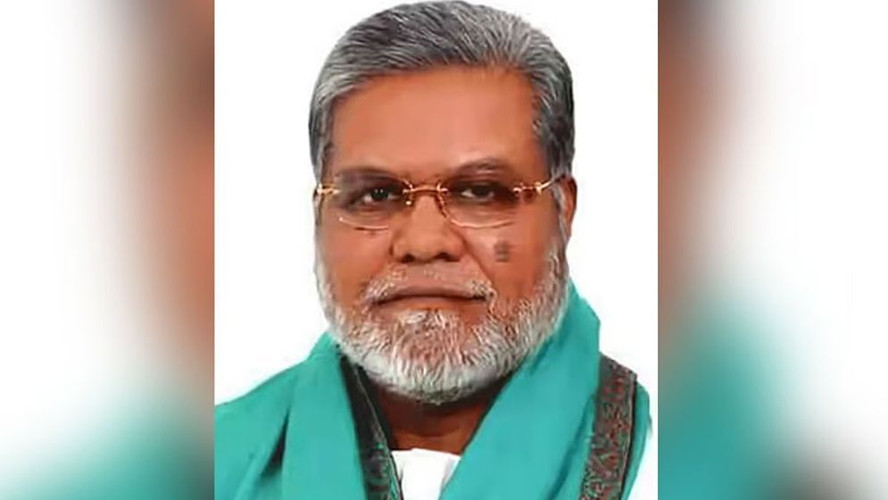 ভোট না দিলে এবার ঘরবাড়ি পোড়ানোর হুমকি, বিএনপির মুন্সী বহিষ্কার