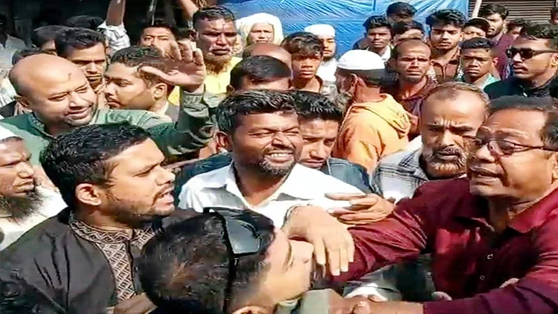 এবি পার্টির ব্যারিস্টার ফুয়াদ বরিশালে তোপের মুখে