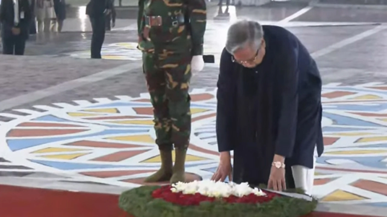 একুশের ভাষা শহীদদের প্রতি রাষ্ট্রপতির শ্রদ্ধা