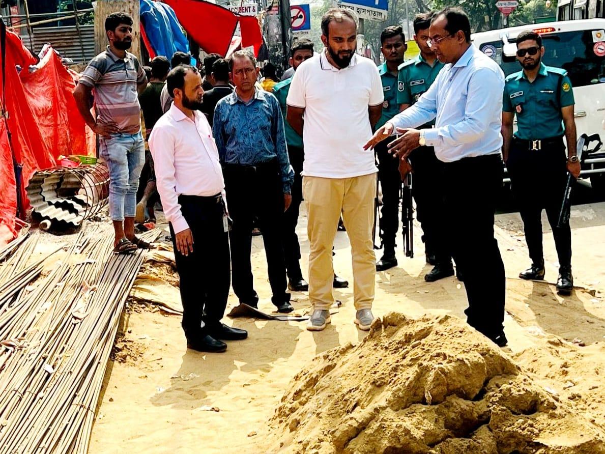 ঢাকায় বায়ুদূষণ নিয়ন্ত্রণে পরিবেশ মন্ত্রণালয়ের মোবাইল কোর্ট চলছে