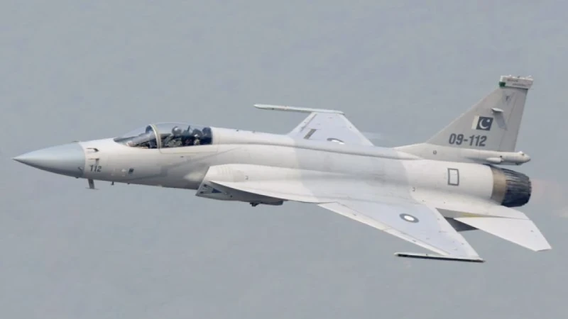 বাংলাদেশের সঙ্গে প্রতিরক্ষা চুক্তি, জেএফ-১৭ যুদ্ধবিমান বিক্রিতে নজর পাকিস্তানের