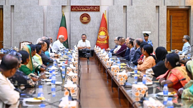সবাই এগিয়ে এলে অনেক বড় সমস্যার সমাধান করা সম্ভব : প্রধানমন্ত্রী