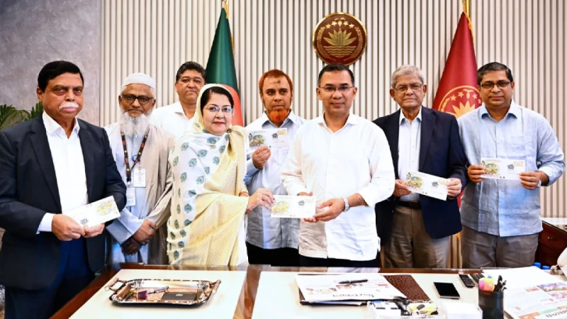 জাতীয় পল্লী উন্নয়ন দিবসে স্মারক ডাকটিকিট উন্মোচন