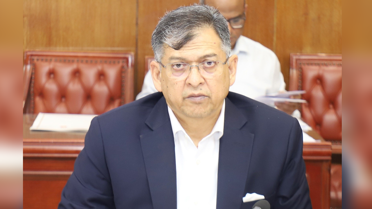 দেশের আইনশৃঙ্খলা পরিস্থিতি নিয়ন্ত্রণে কঠোর অবস্থানে সরকার : স্বরাষ্ট্রমন্ত্রী