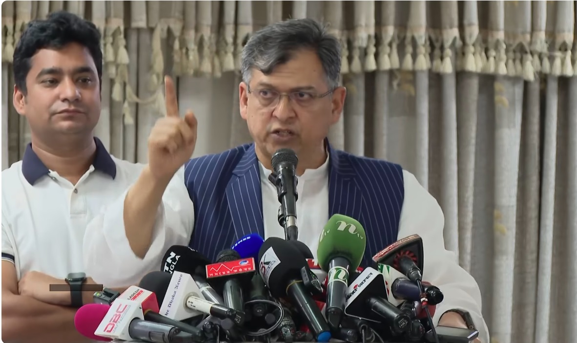 এত শক্তি প্রদর্শন আপনাদের মানায় না অন্তর্র্বতী সরকারকে কড়া হুঁশিয়ারি সালাহউদ্দিনের