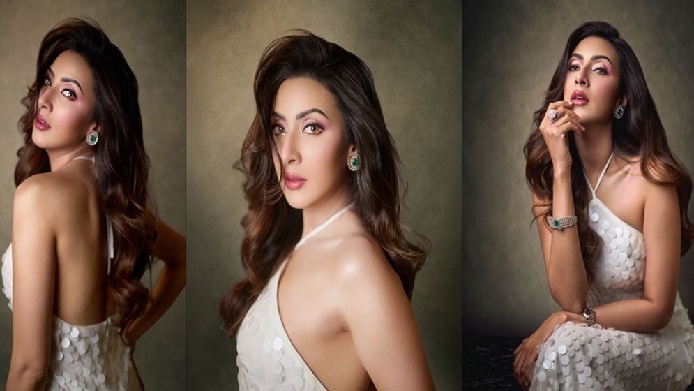 এবার কেমন গাউনে মিম