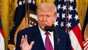 হরমুজ প্রণালি নিয়ন্ত্রণে নেওয়ার কাজ শুরু করেছে যুক্তরাষ্ট্র : ট্রাম্প