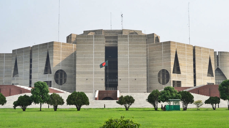 শপথ সোমবার সকালে সংসদ সদস্যদের, বিকেলে মন্ত্রিসভার
