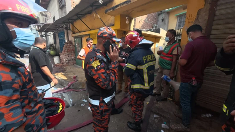 ঢাকার মিরপুরে অগ্নিকান্ডে নিহতের সংখ্যা বেড়ে ১৬